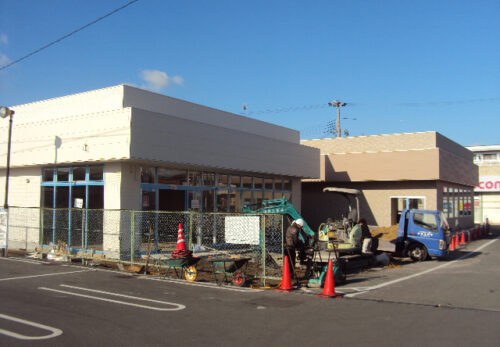鉄骨造新築（物販棟・飲食棟）